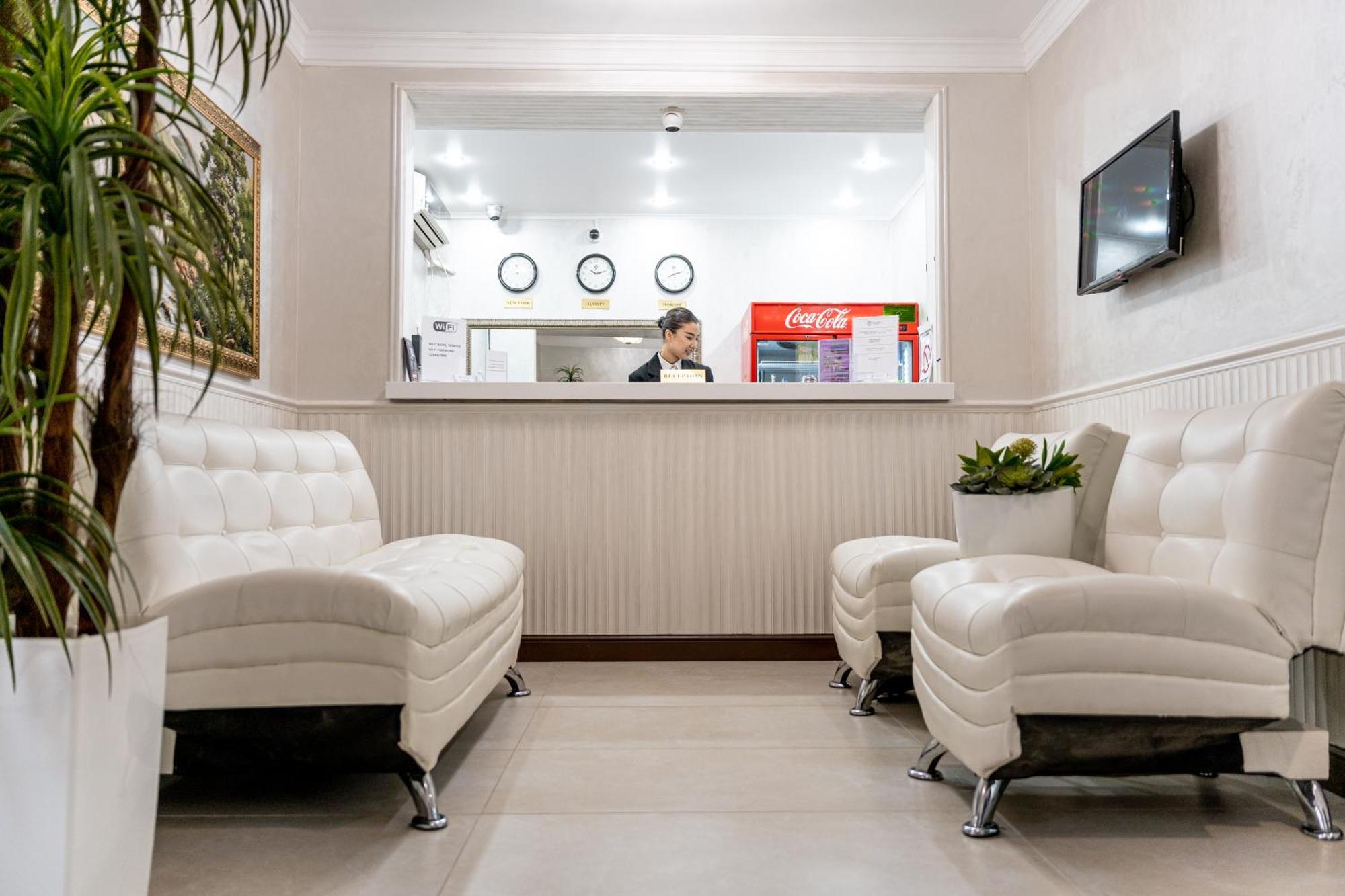 Mildom Express Hotel Almaty Ngoại thất bức ảnh