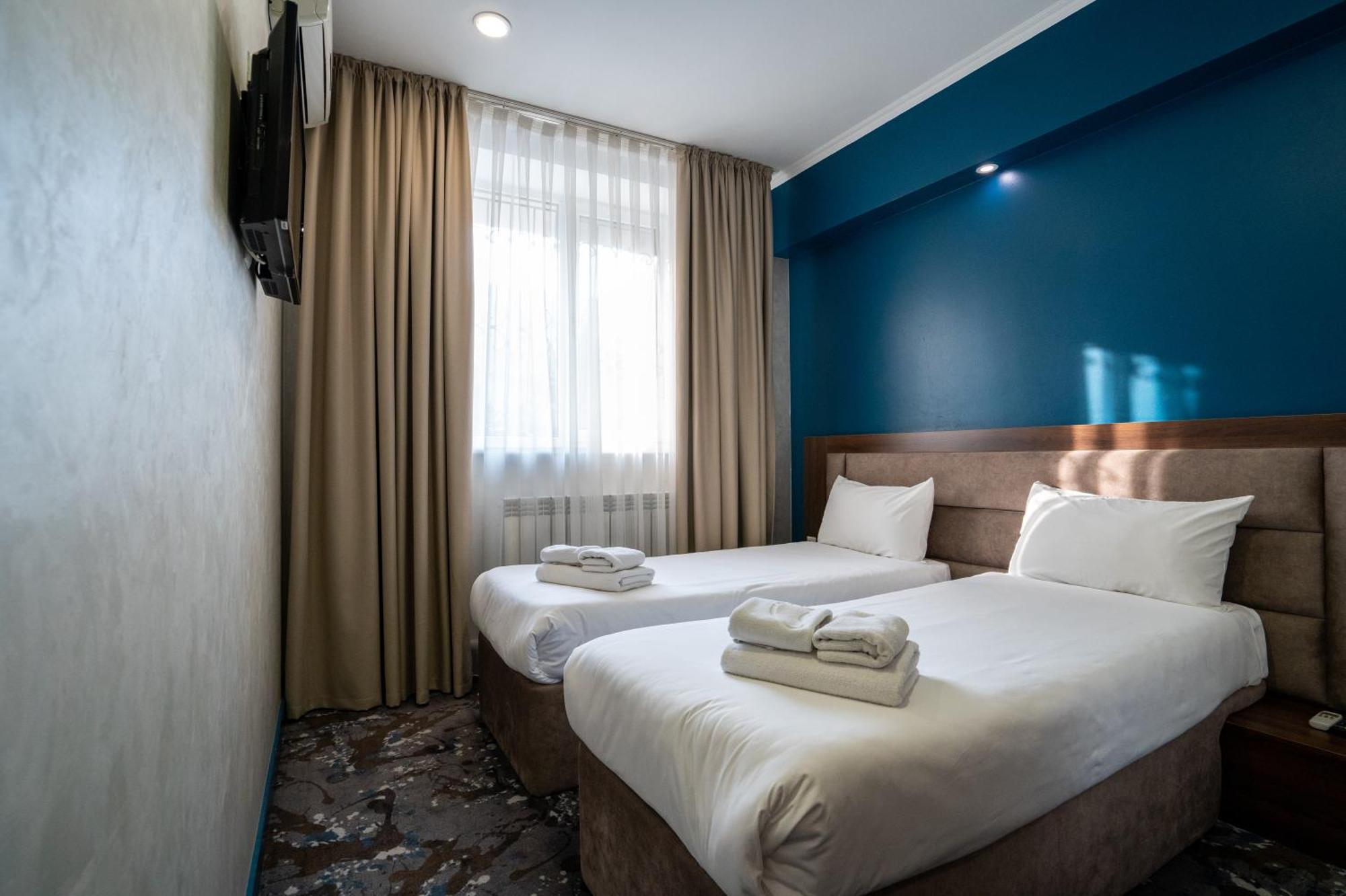 Mildom Express Hotel Almaty Ngoại thất bức ảnh
