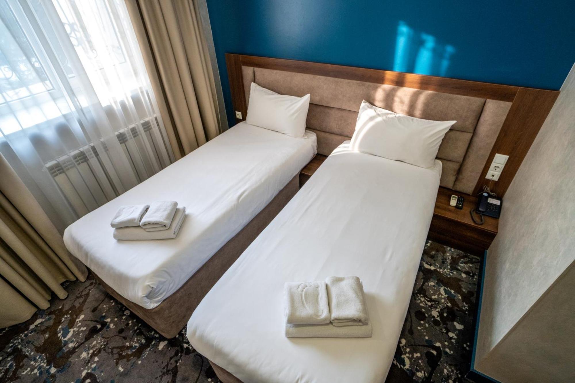 Mildom Express Hotel Almaty Ngoại thất bức ảnh